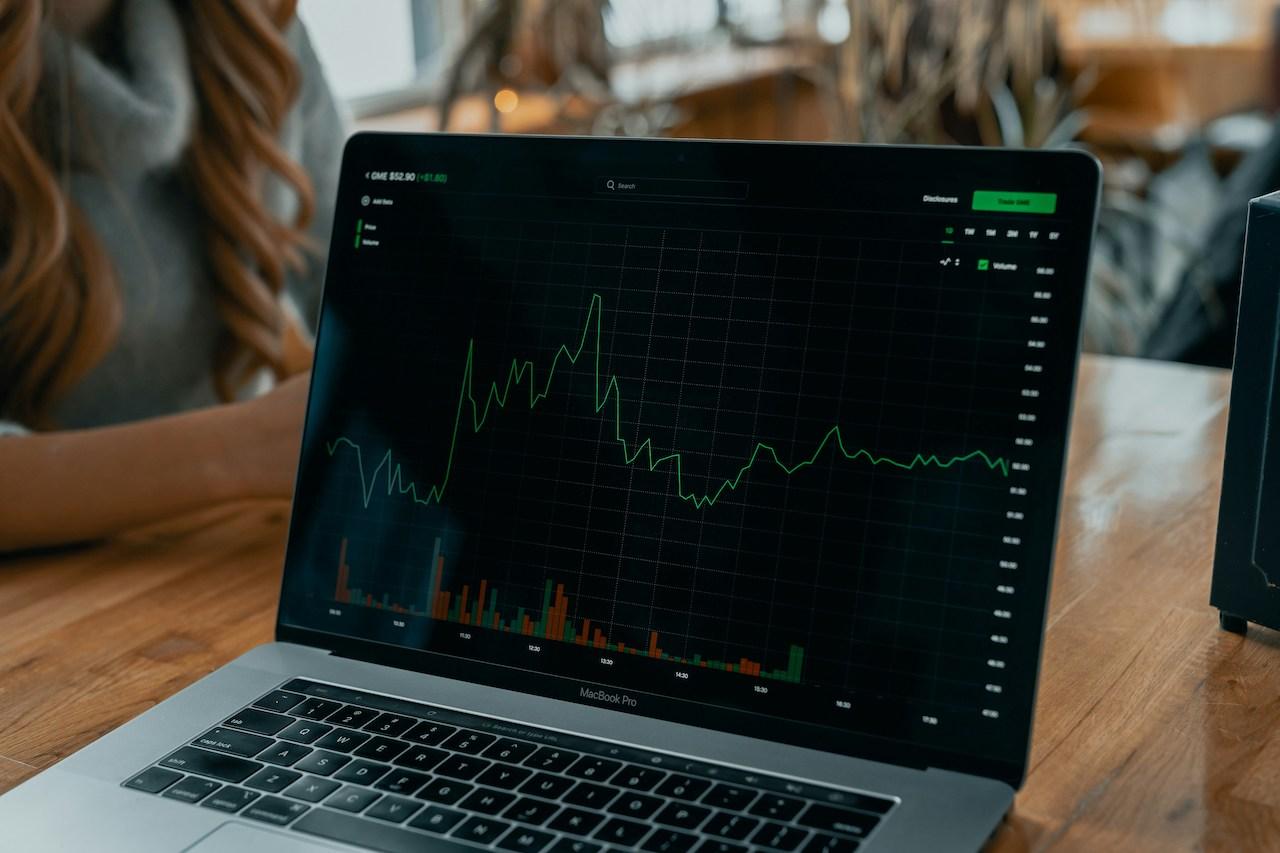 What is MetaTrader 5? A Comprehensive Guide & How to Use It