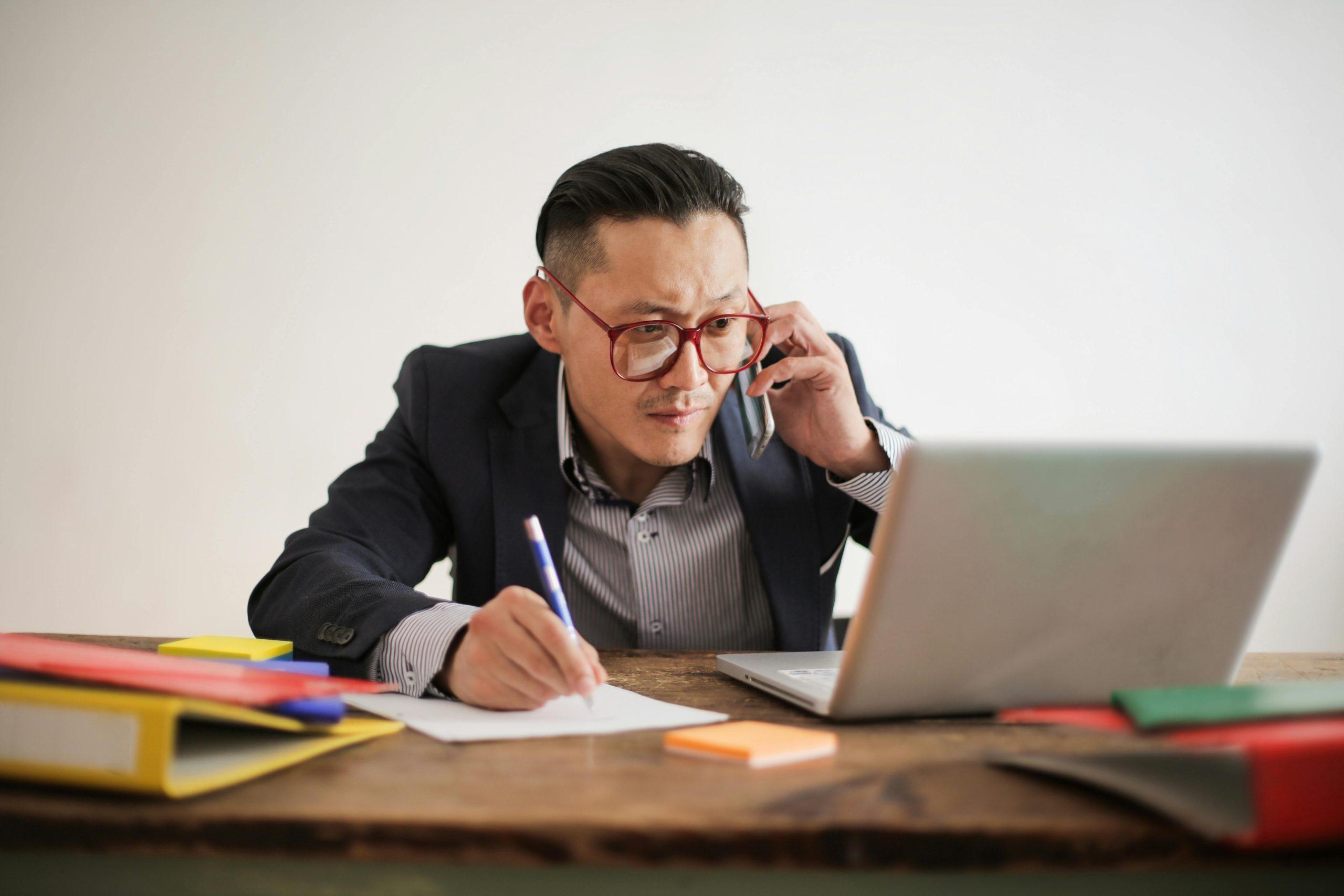 Copytrading Vs. Traditional Trading: Which is Right for You?
